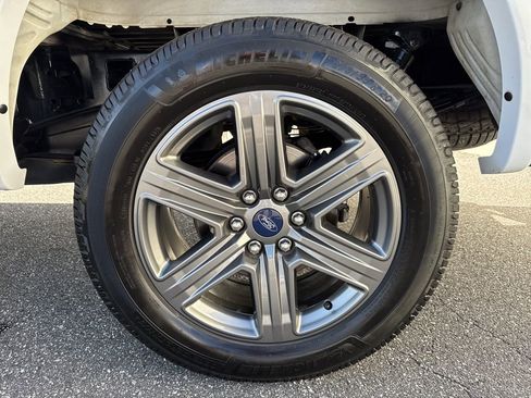 Used 2020 Ford F150 Lariat w/ Equipment Group 502A Luxury image 9