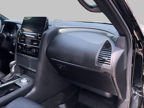 Certified 2024 Nissan Armada SL w/ Midnight Edition Package AWD/4WD image 17