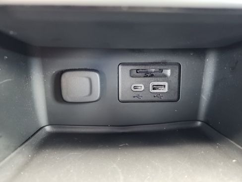 Certified 2023 GMC Acadia SLT w/ Trailering Package image 16