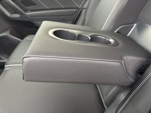 Certified 2023 Volkswagen Tiguan SE image 14