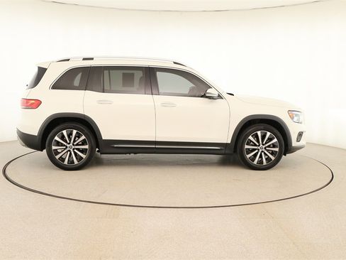 Used 2021 Mercedes-Benz GLB 250 image 8