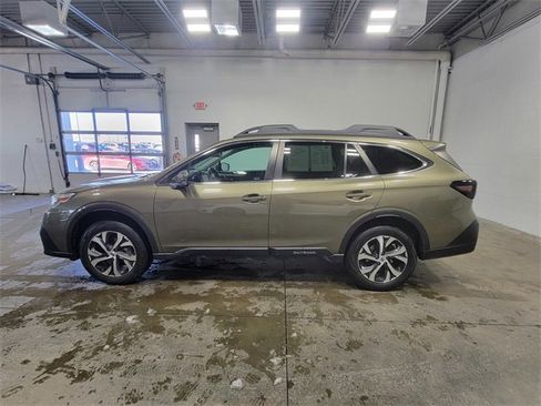 Certified 2022 Subaru Outback Limited image 9