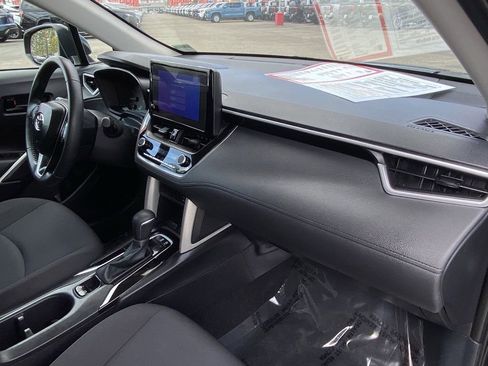 Certified 2025 Toyota Corolla Cross LE image 18