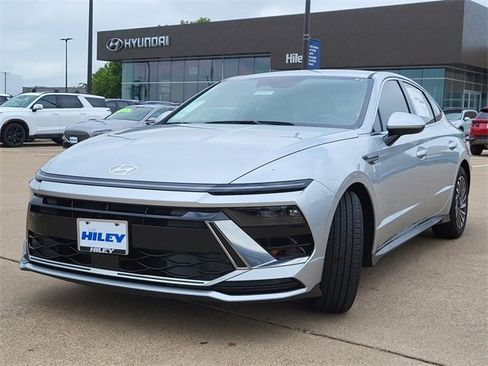 New 2025 Hyundai Sonata SEL image 2