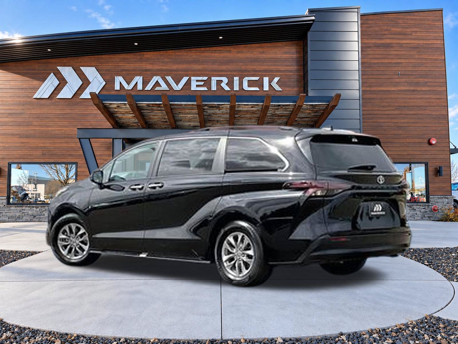 Used 2023 Toyota Sienna XLE FWD image 4