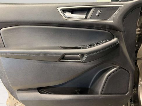 Used 2019 Ford Edge SEL w/ Equipment Group 201A AWD/4WD image 16