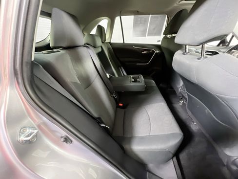Used 2021 Toyota RAV4 XLE w/ Convenience Package image 26