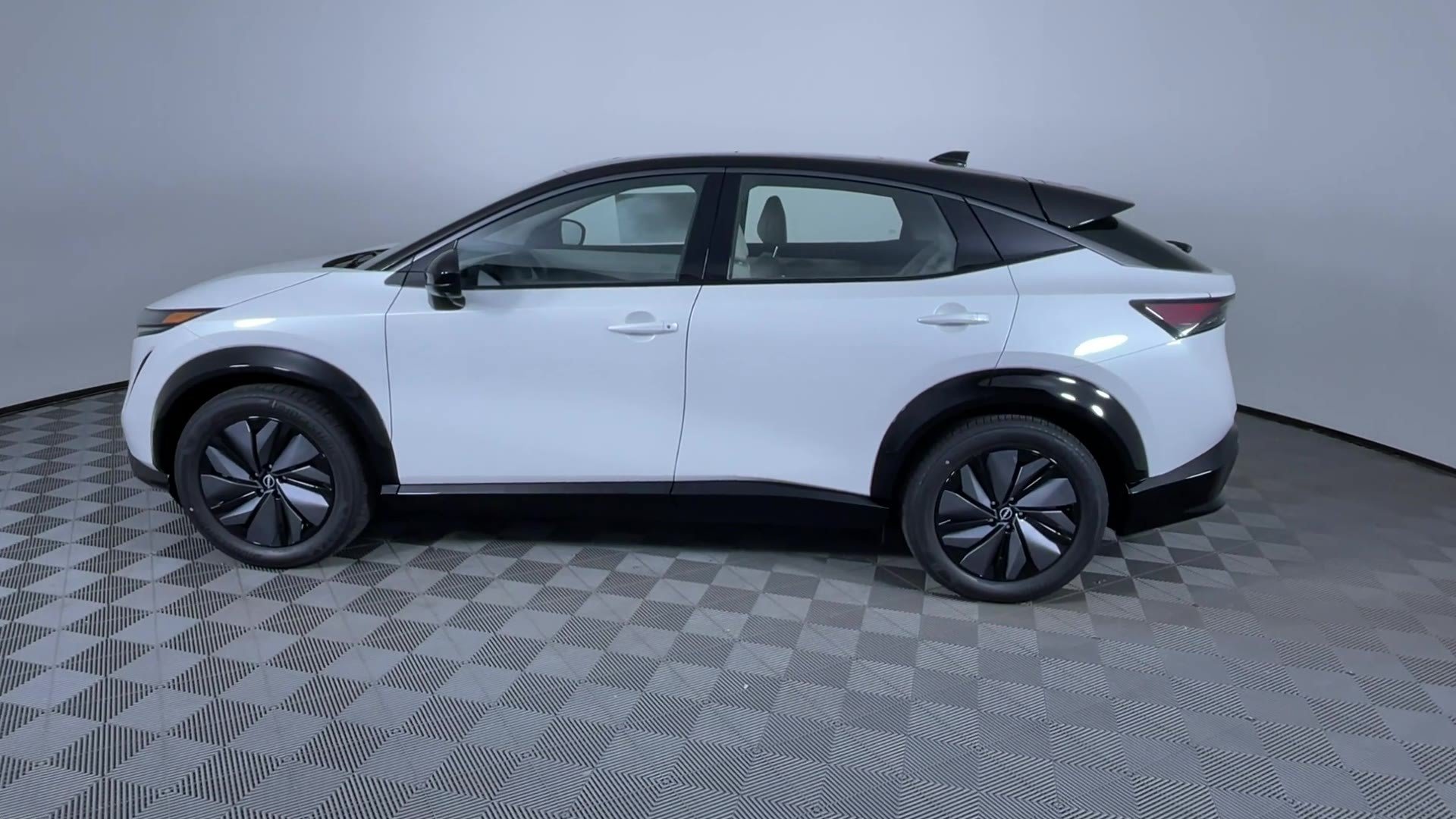 Certified 2023 Nissan Ariya AWD image 4