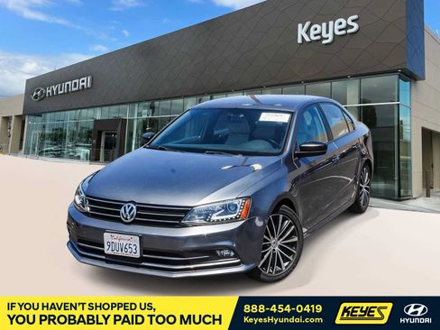 Used 2016 Volkswagen Jetta Sport w/ Lighting Package FWD image 1