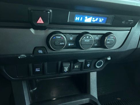 Used 2021 Toyota Tacoma TRD Sport image 26