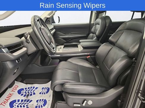 Used 2025 Lincoln Navigator Reserve AWD/4WD image 11