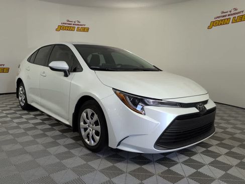 Used 2026 Toyota Corolla LE FWD image 12