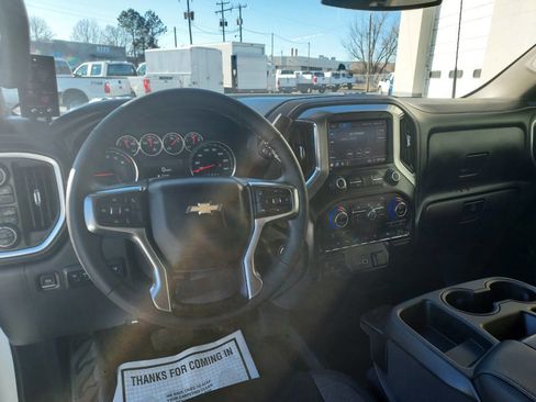 Used 2022 Chevrolet Silverado 2500 LT w/ Convenience Package image 8