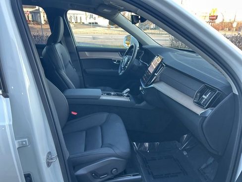 Certified 2025 Volvo XC90 B6 Plus image 15