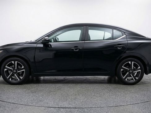 Used 2025 Nissan Sentra SV image 5