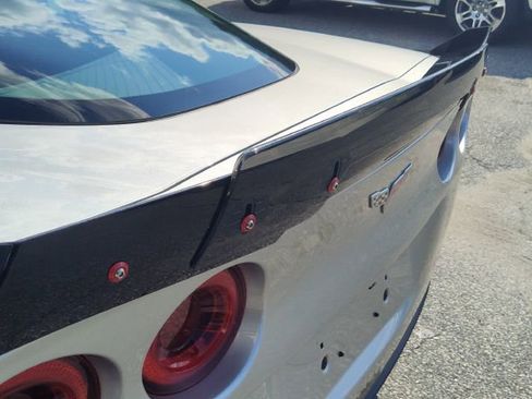 Used 2005 Chevrolet Corvette Coupe w/ Preferred Equipment Group image 25