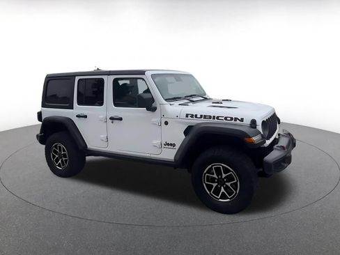 Used 2025 Jeep Wrangler Unlimited Rubicon AWD/4WD image 2