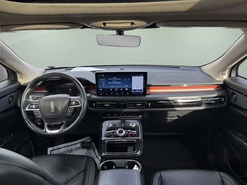 Used 2022 Lincoln Nautilus Reserve image 10