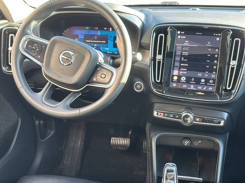 Used 2023 Volvo XC40 B5 Plus w/ Driver Assist Package AWD/4WD image 7