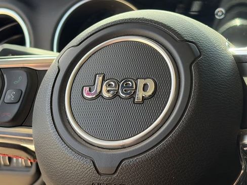 Used 2021 Jeep Wrangler Rubicon image 24