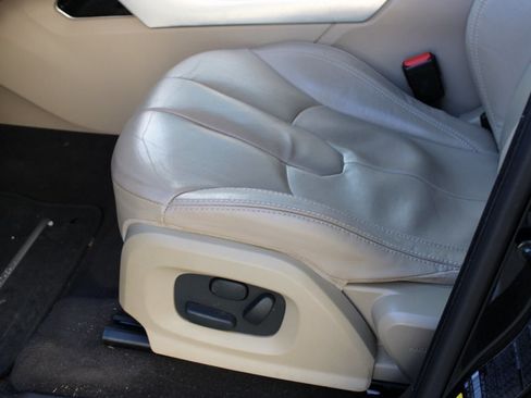 Used 2015 Land Rover Range Rover Evoque Pure Plus image 14