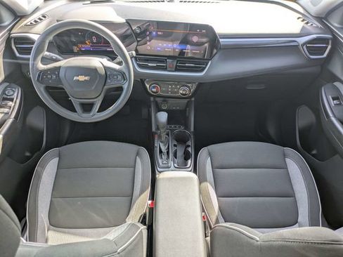 Used 2024 Chevrolet TrailBlazer LT FWD image 14
