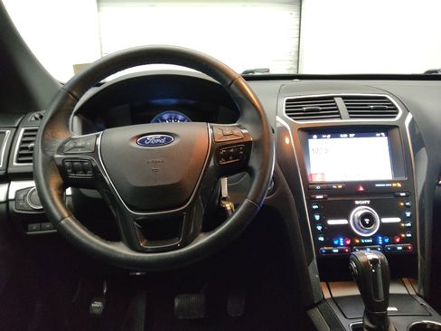 Used 2019 Ford Explorer Limited w/ Class III Trailer Tow Package FWD image 22