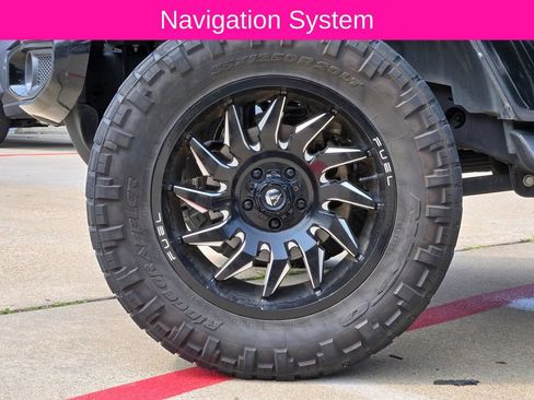 Used 2022 Jeep Gladiator Overland AWD/4WD image 11