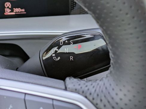 New 2026 Volkswagen Tiguan SE R-Line FWD image 35