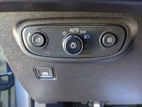 Used 2024 GMC Terrain SLT image 19