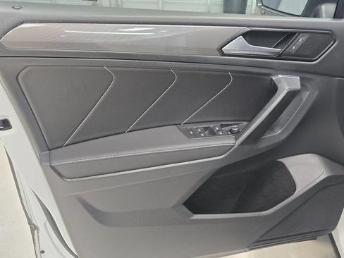 Certified 2022 Volkswagen Tiguan SE FWD image 14