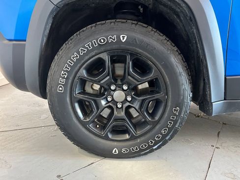 Used 2020 Jeep Cherokee Trailhawk w/ Cold Weather Group image 15