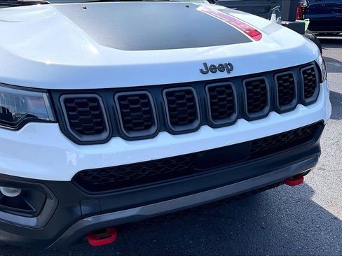 Used 2025 Jeep Compass Trailhawk AWD/4WD image 26