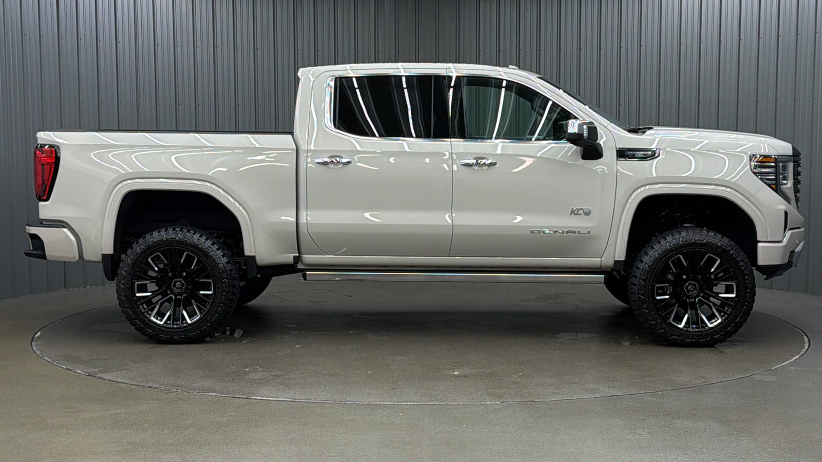 Used 2026 GMC Sierra 1500 Denali Ultimate AWD/4WD image 6