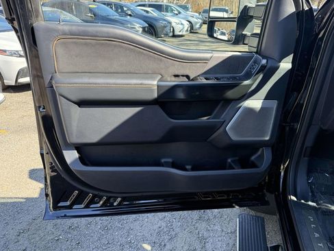 Used 2024 Ford F250 Platinum image 16
