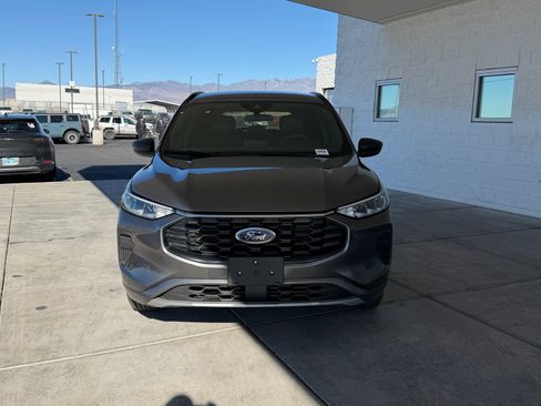 Used 2024 Ford Escape ST-Line image 8
