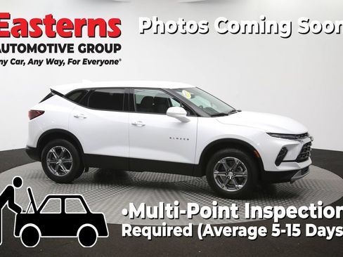 Used 2025 Chevrolet Blazer LT FWD image 47