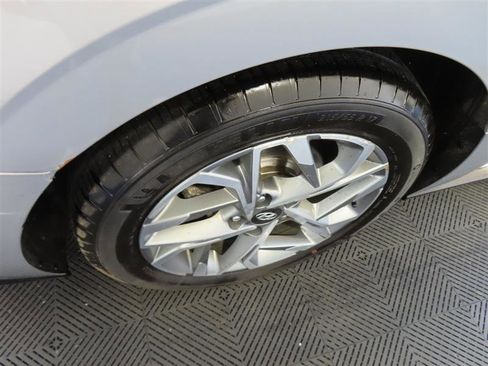Used 2023 Hyundai Sonata SEL w/ Convenience Package FWD image 8