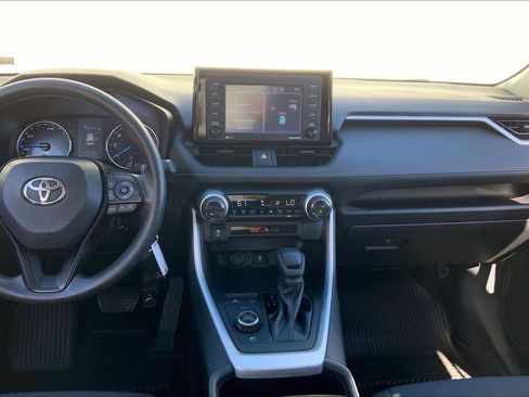 Used 2022 Toyota RAV4 LE image 6