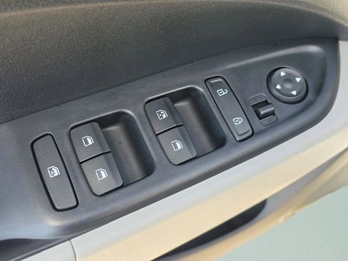 Used 2023 Hyundai Venue SEL FWD image 20