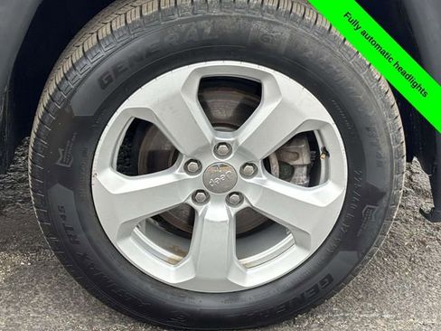 Used 2018 Jeep Compass Latitude w/ Cold Weather Group image 31