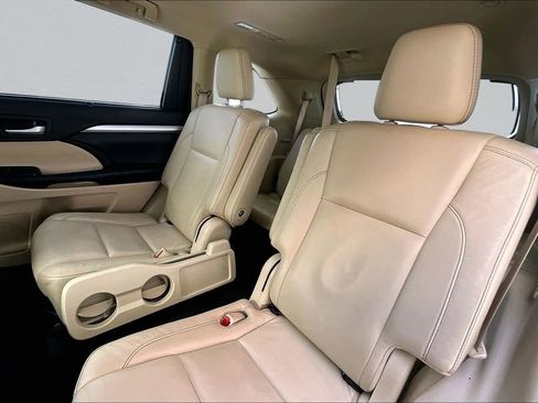 Used 2017 Toyota Highlander XLE FWD image 22