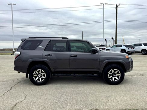 Used 2020 Toyota 4Runner TRD Off-Road image 5