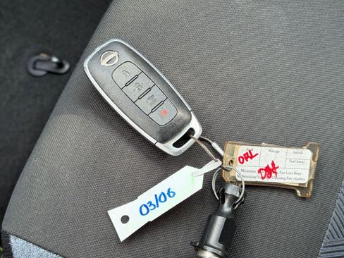 Used 2025 Nissan Versa SV image 20