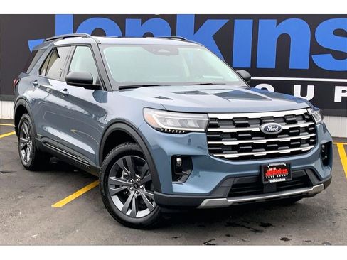 New 2026 Ford Explorer Active image 2