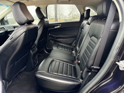 Used 2020 Ford Edge SEL image 26