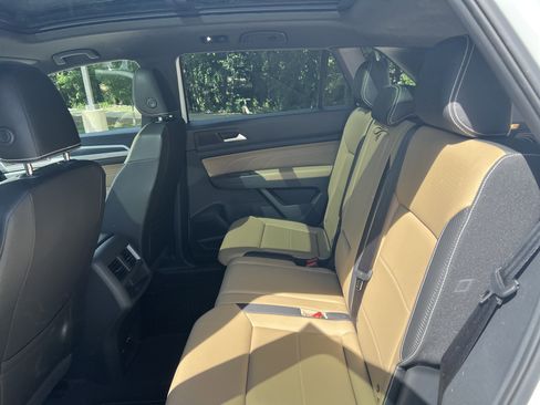 Certified 2023 Volkswagen Atlas Cross Sport SE w/ Panoramic Sunroof Package FWD image 29