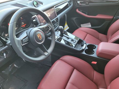 New 2026 Porsche Macan AWD/4WD image 4