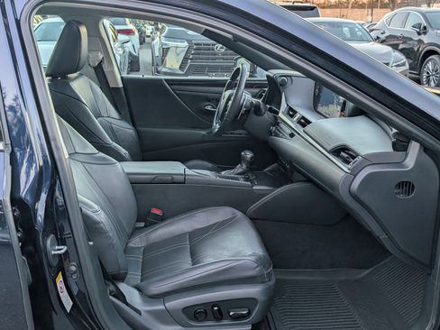 Certified 2019 Lexus ES 350 w/ Accessory Package image 11