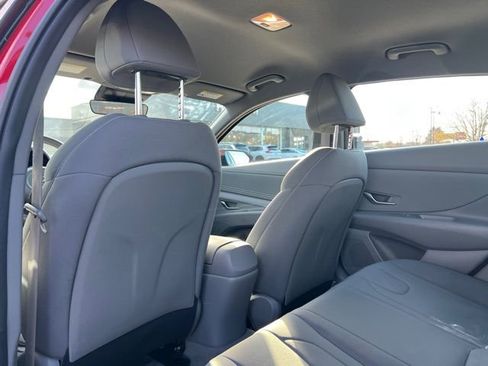 Certified 2023 Hyundai Elantra SEL w/ Convenience Package image 9